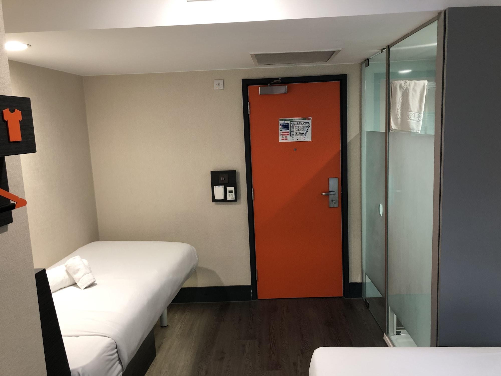 Easyhotel Бирмингем Экстерьер фото